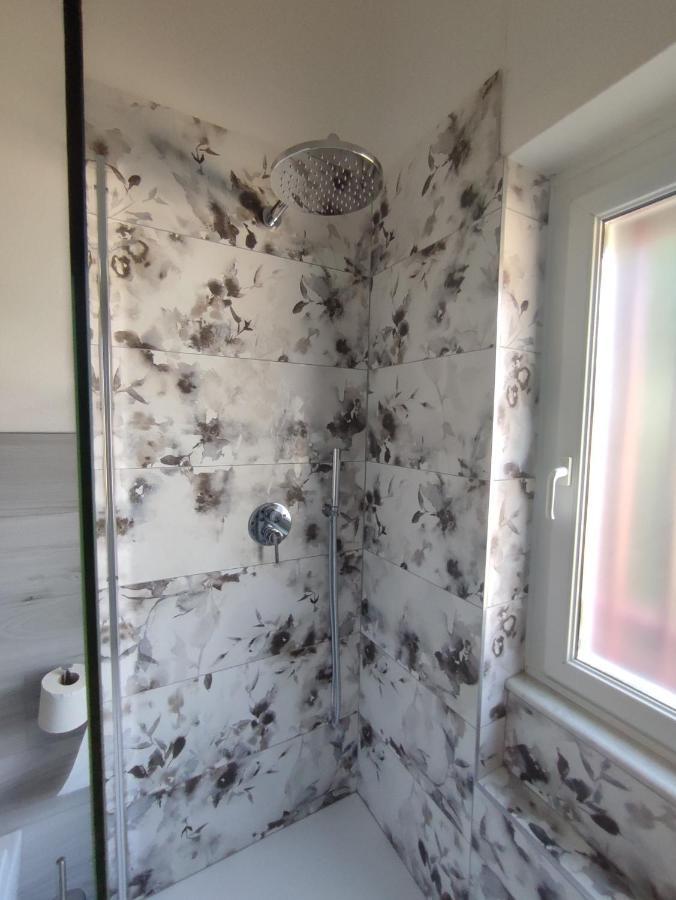 Vista Lago Lecco - Neiade Guest House Pescate Dış mekan fotoğraf